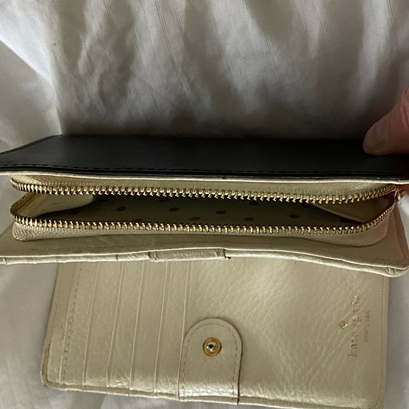 Wallet - Picture 2 of 4